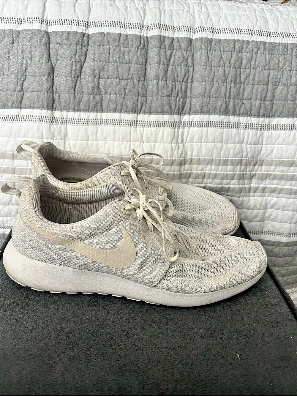 Nike Roshe Run Men's Athletic Shoes in Cream